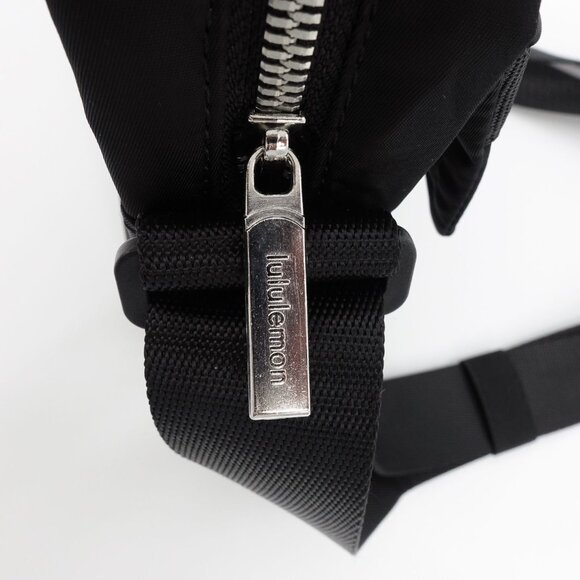 Lululemon Wunderlust Crossbody Bag 2L Black OS - Picture 11 of 16